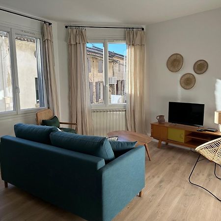 Charmant Appartement 3 Chambres Et Terrasse Eyragues Exterior photo