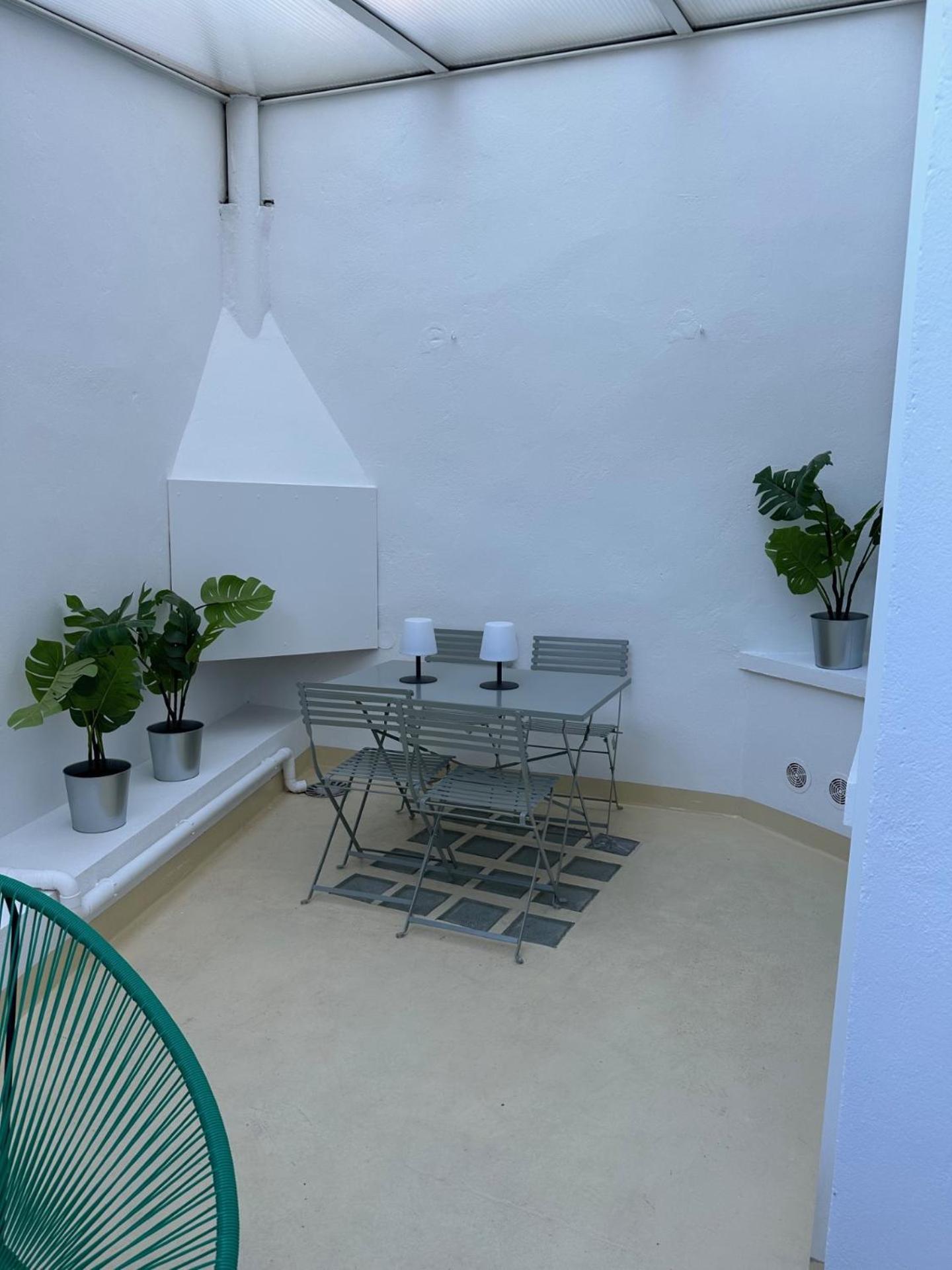 Charmant Appartement 3 Chambres Et Terrasse Eyragues Exterior photo